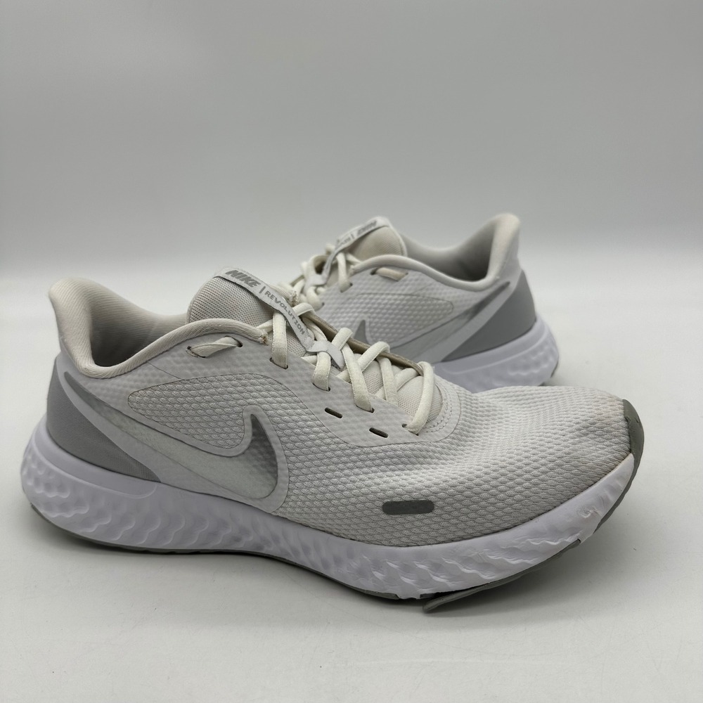 Nike BQ3207-100 Womens Size 9.5 Revolution 5 Sneaker Pure Platinum Running Shoes